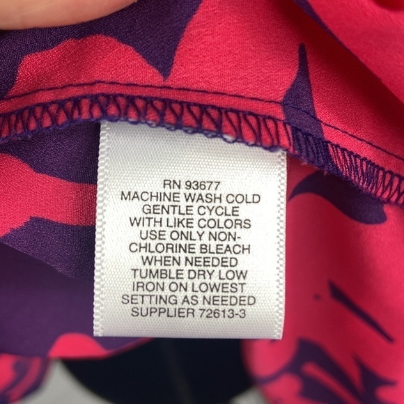 Liz Claiborne Plus Size Floral Tank Blouse with V Neck Line - Picture 6 of 7